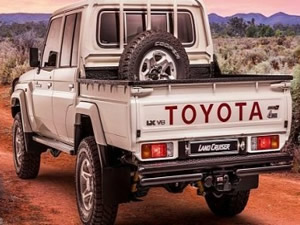Toyota landCruiser-car rental in Kenya