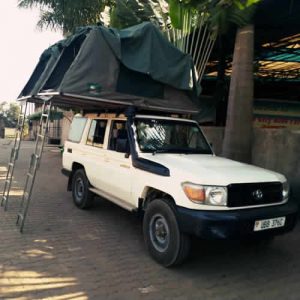 Land cruiser 78 series-land cruiser with rooftop tent