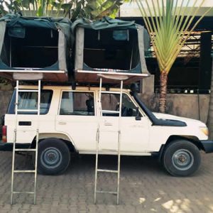 78 series-Land cruiser with rooftop tent