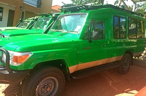 Land cruiser extended-car rental kenya
