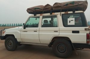 Land cruiser Lx-Land cruiser with rooftop tent